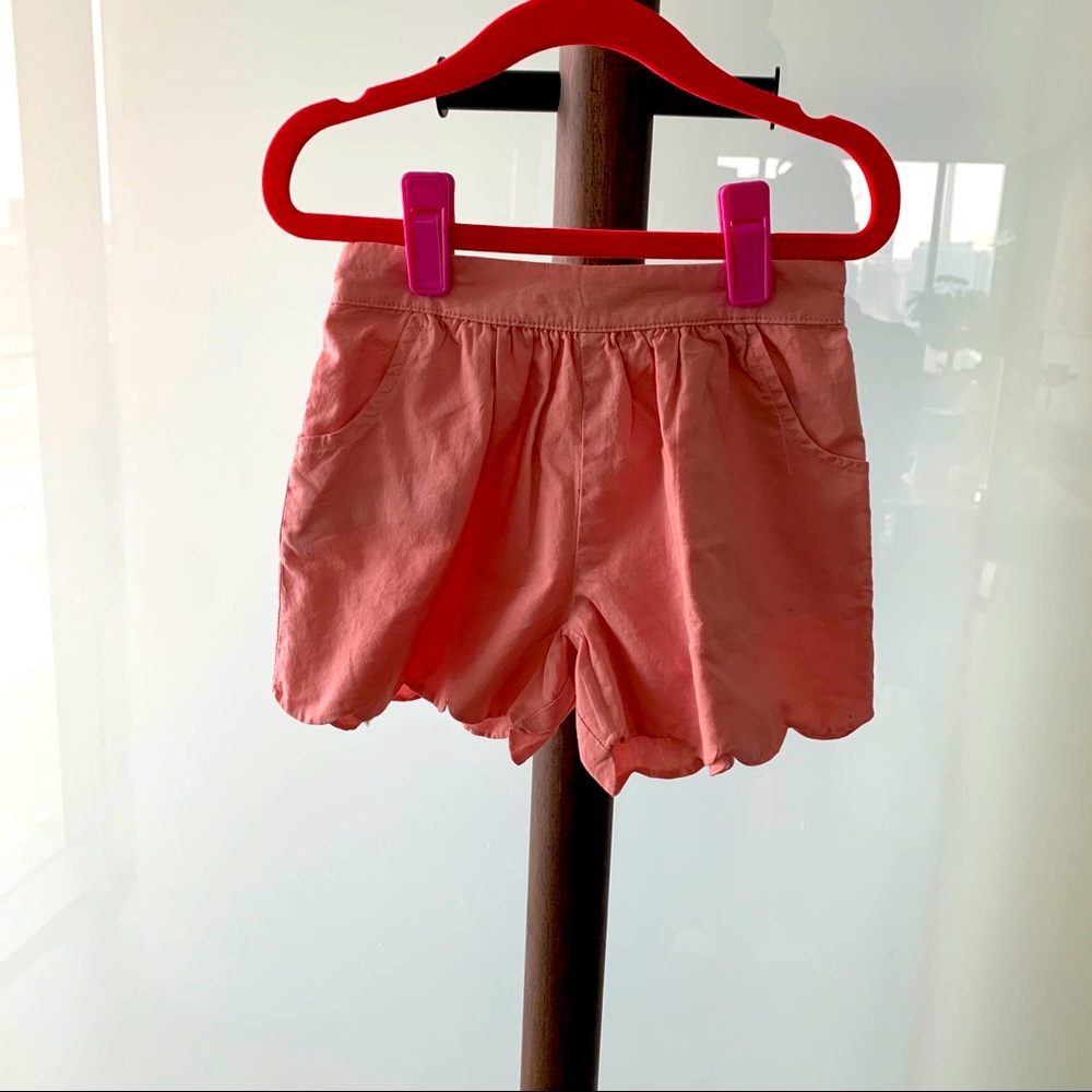Loose shorts